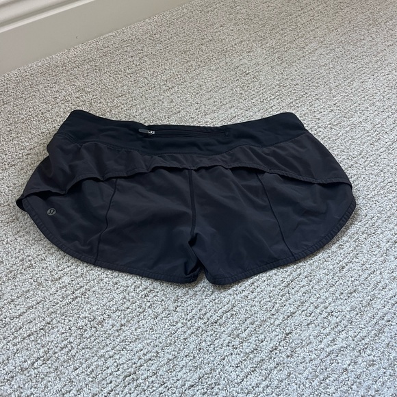 Lululemon speed up short, 2.5 length, size 10 - Picture 2 of 3
